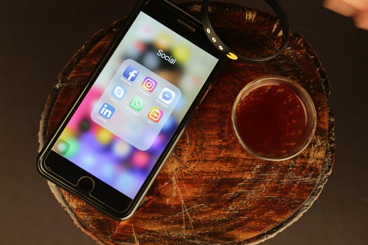 Smartphone, screen, social media — How to Choose the Best Site to Buy Instagram Followers